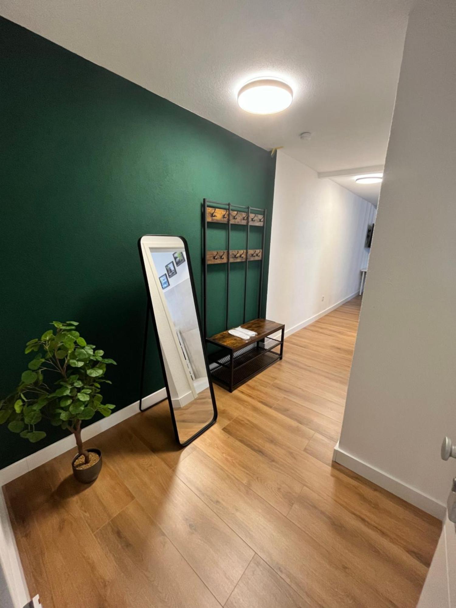 Appartment New York Naehe Duesseldorf, Messe, Hbf, City, Wifi, Helios Hospital เครเฟลด์ ภายนอก รูปภาพ